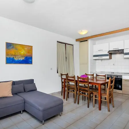 Lägenhet Cico-7 By Interhome *